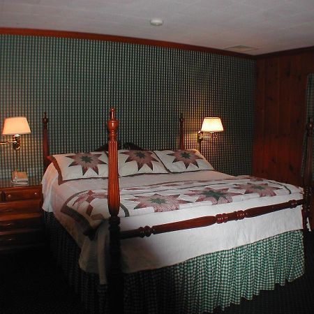The 1896 House Country Inn - Brookside & Pondside 윌리엄스타운 외부 사진